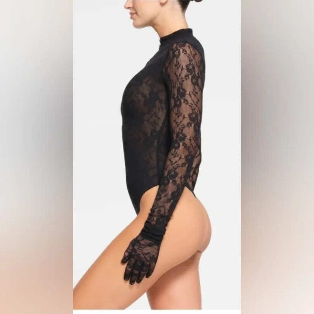 Skims lace stretch gloves